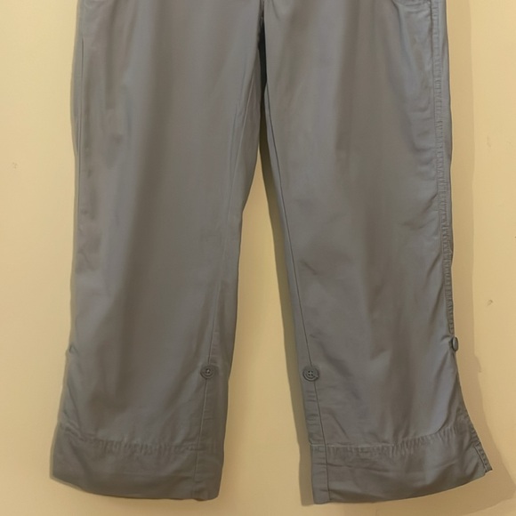 The North Face Grey Convertible Roll Capri Pants Size 6 - Picture 4 of 16